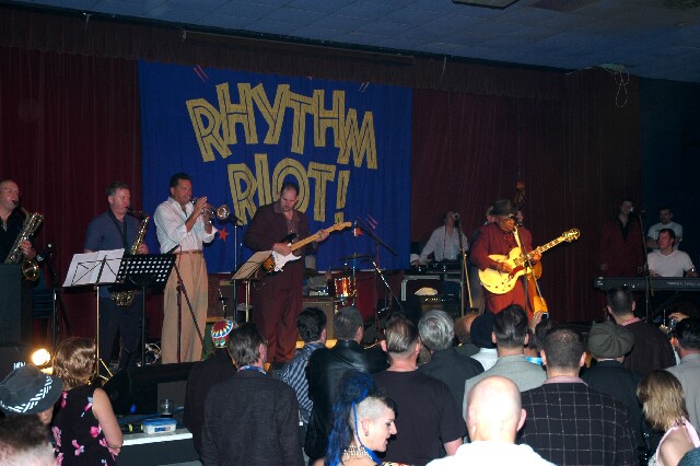 min 2005 11 26 riot 277